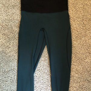 Lululemon "Run the Day" crop leggings